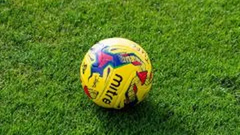 青奥会精彩瞬间：莎头默契配合遭现场争议判罚反转